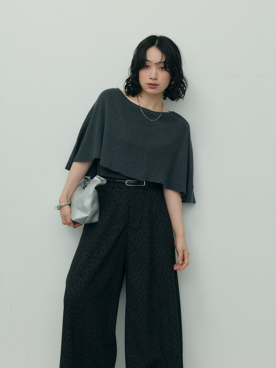 ケープデザインニット
