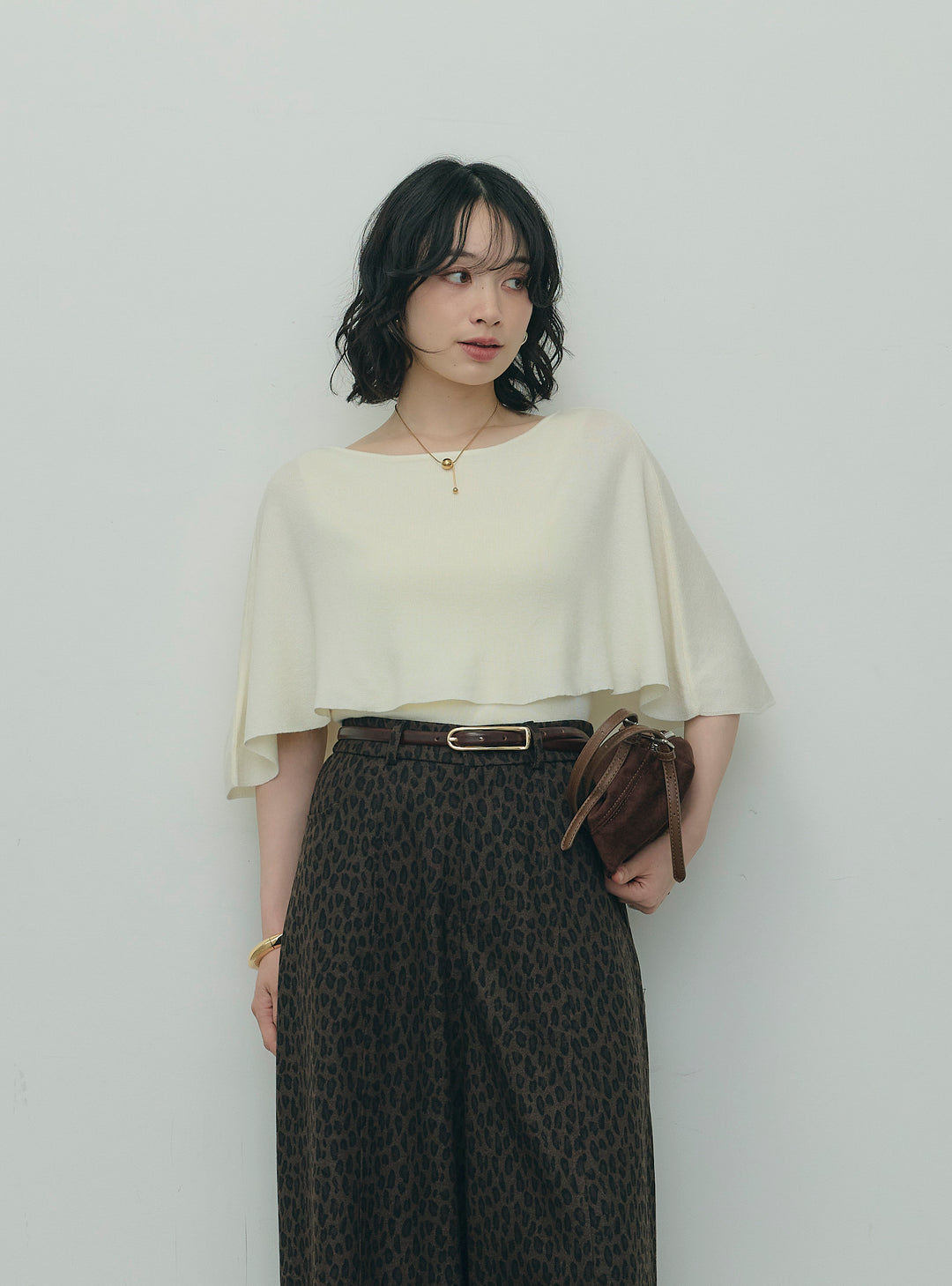 ケープデザインニット