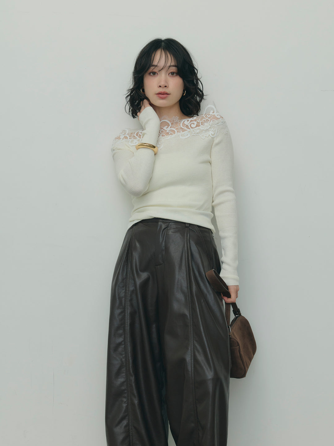 レースデザインオフショルダーリブニット