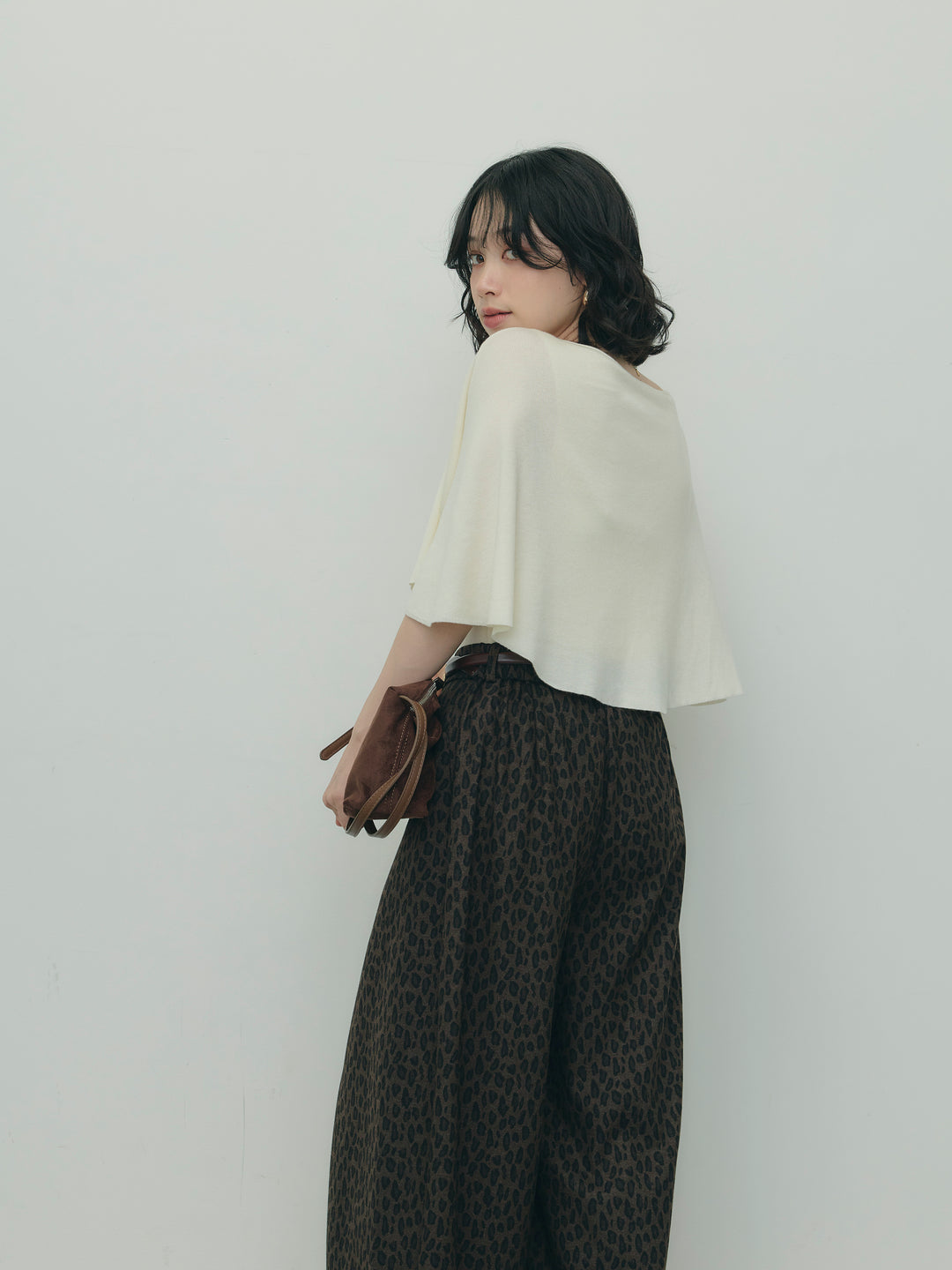ケープデザインニット